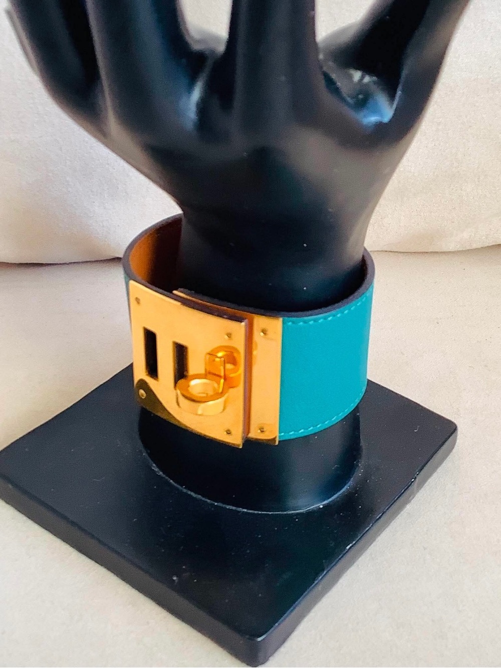 Hermes Turquoise Leather DOG Bracelet with Gold Hardware - Picture 3 of 16